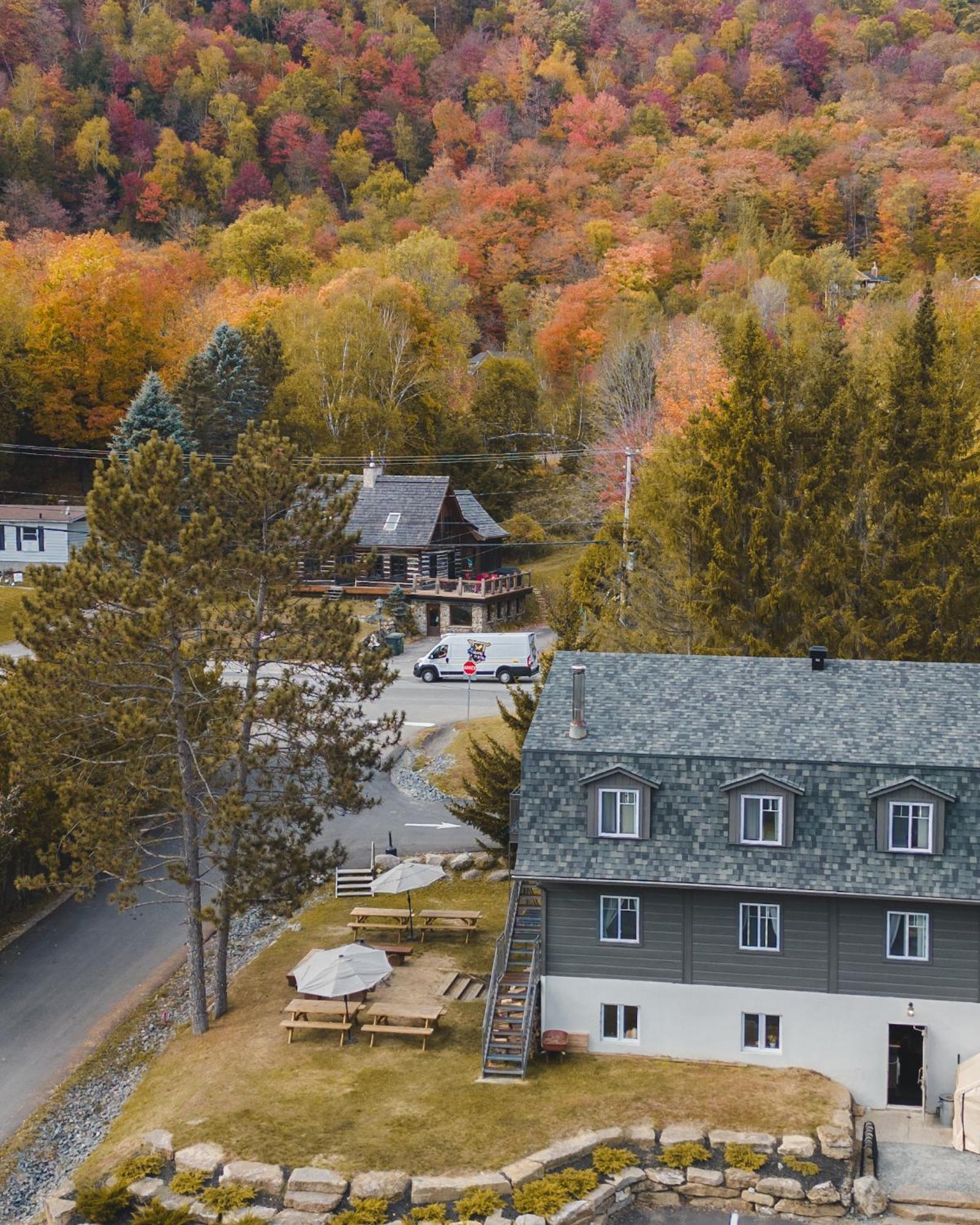 Auberge Manitonga Мон-Трамблан Экстерьер фото